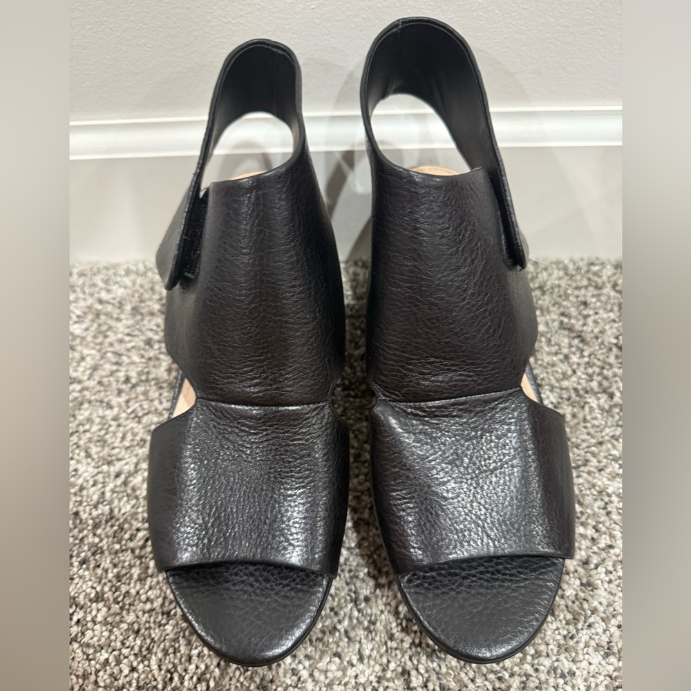 Naya Seeker black leather wedge sandal high heels, size 7.5 - Picture 3 of 13